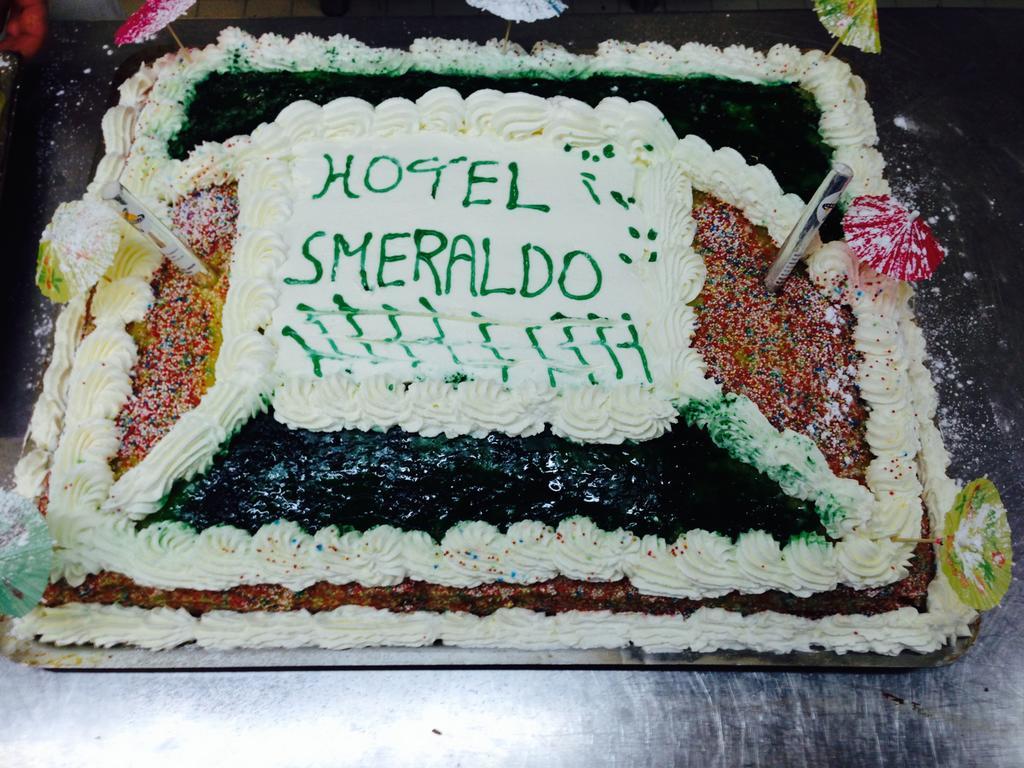 Hotel Smeraldo Джулианова Екстериор снимка