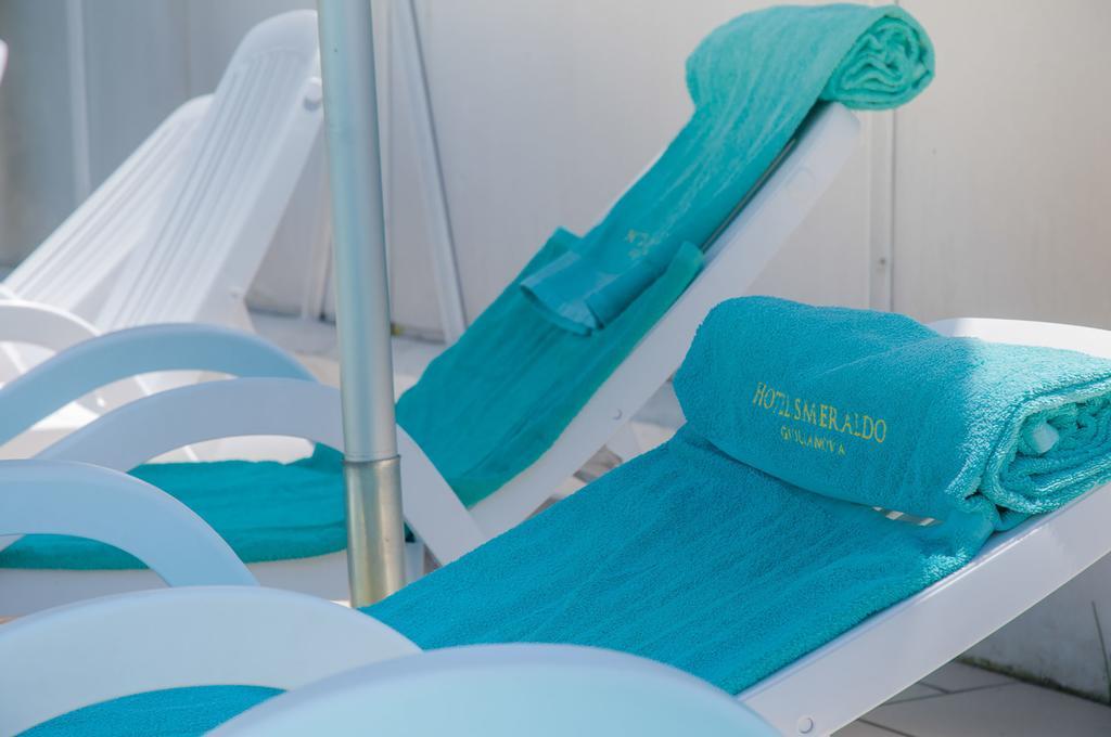 Hotel Smeraldo Джулианова Екстериор снимка
