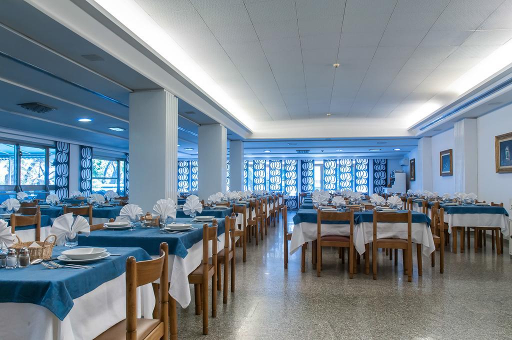 Hotel Smeraldo Джулианова Екстериор снимка